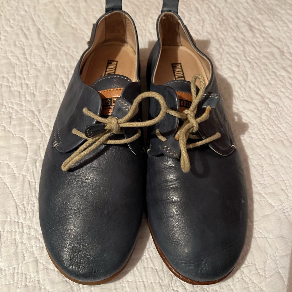 PIKOLINOS Dark Blue Leather Derbys